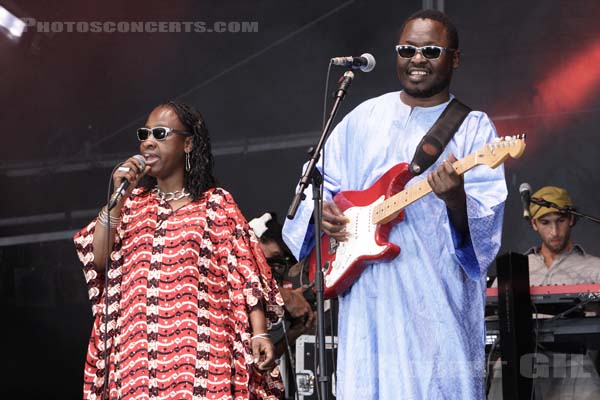 AMADOU ET MARIAM - 2005-09-09 - LA COURNEUVE - Parc Departemental - Grande Scene - 